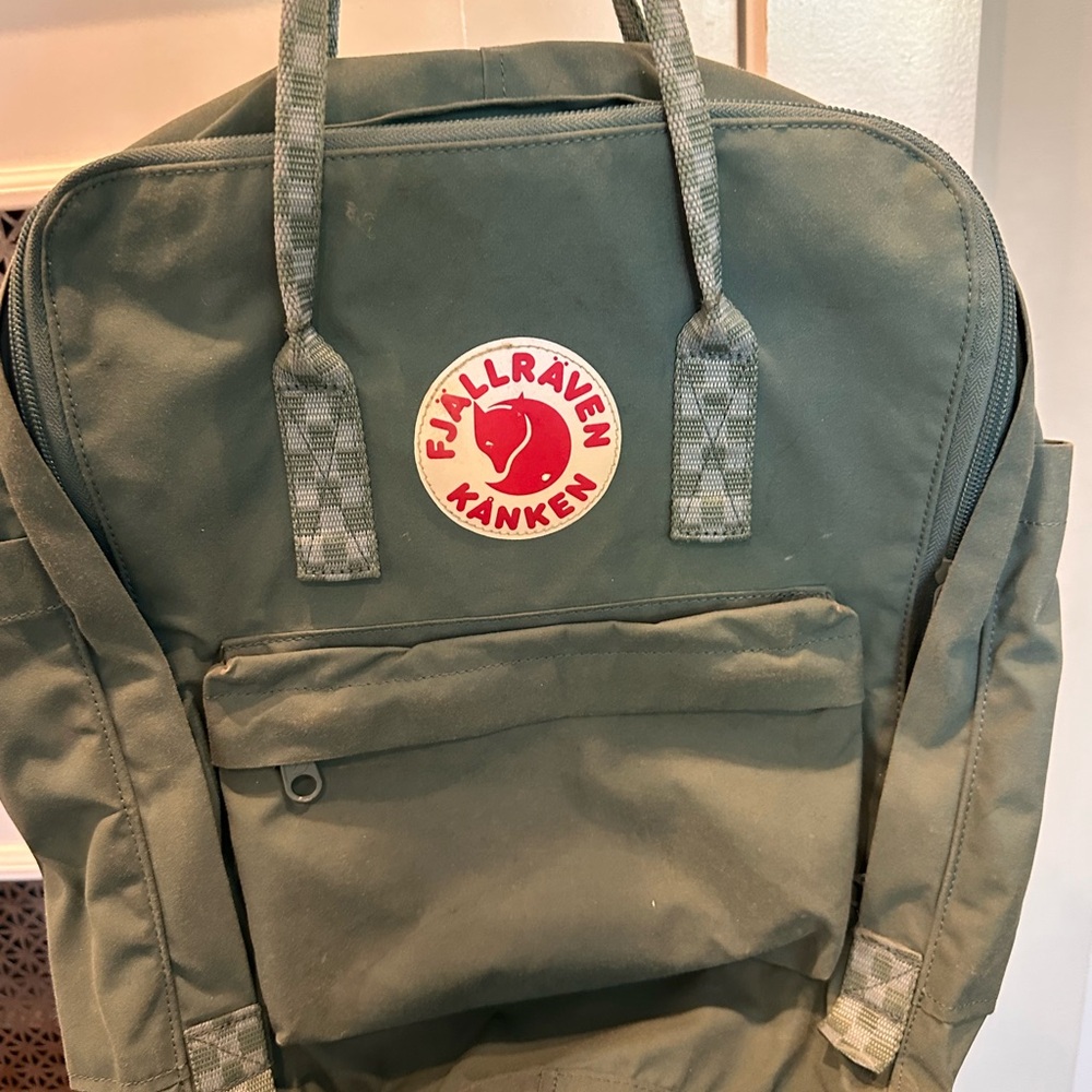 Kånken Classic Backpack in Olive Green